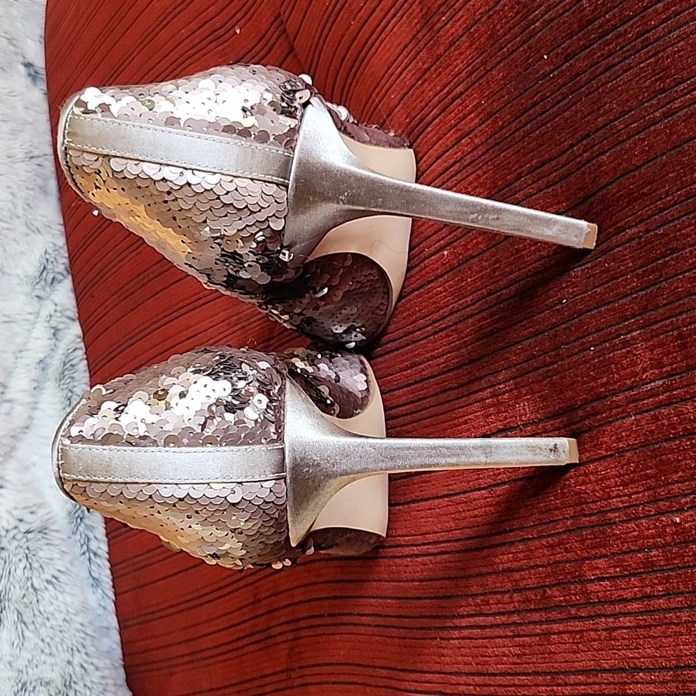 Shoes - Picture 3 of 7